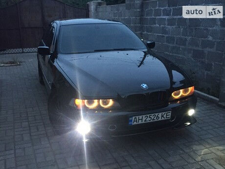 БМВ 535 2003 года BMW 535 2003 года