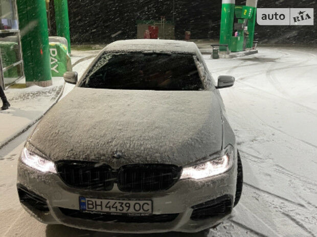 БМВ 540 2017 року BMW 540 2017 року