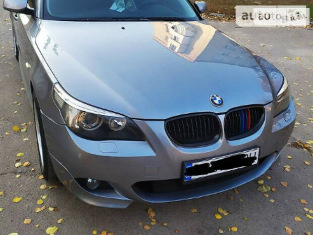 BMW 545 2004 года