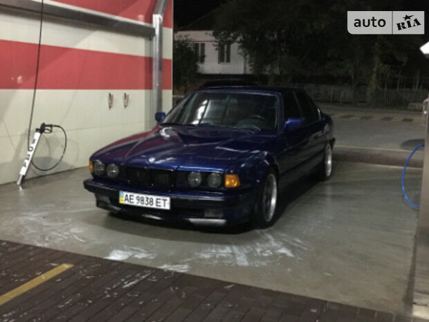 BMW 7 Series 1993 года