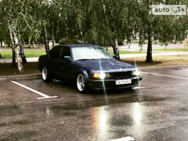 BMW 7 Series 1993 года