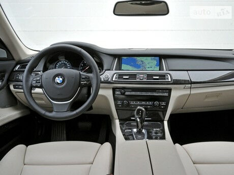 BMW 7 Series 2004 року