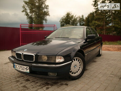 BMW 725 1998 года