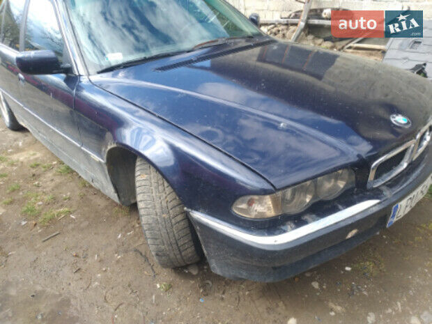 BMW 728 1998 года