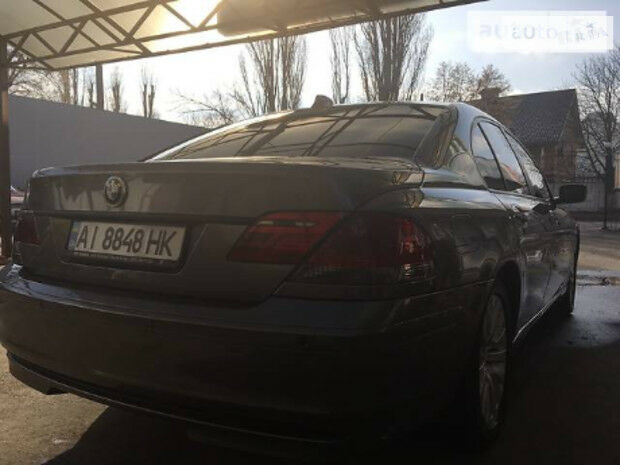 BMW 730 2005 року