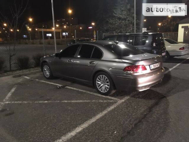 BMW 730 2005 року