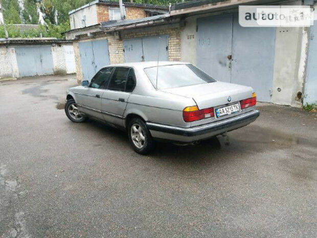 BMW 730 1988 года