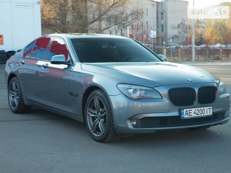 БМВ 730 2009 года BMW 730 2009 года