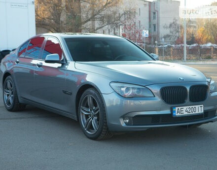 BMW 730 2009 року