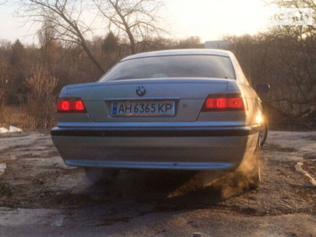 BMW 735 1999 года
