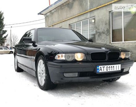 BMW 735 2000 года