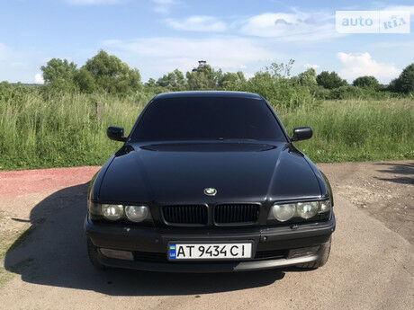 BMW 740 1999 року