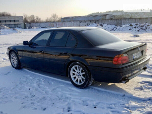 BMW 740 1998 року