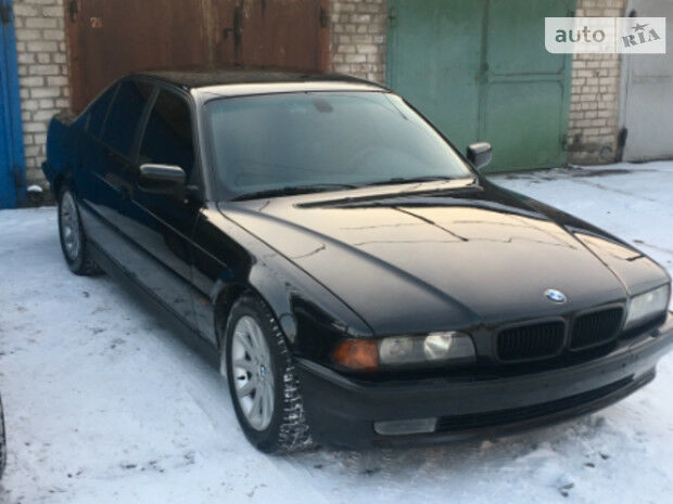 BMW 740 1998 года