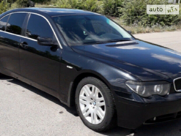 BMW 740 2003 года