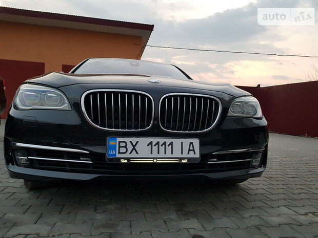 BMW 740 2013 року