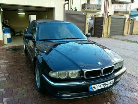 BMW 740 1999 года