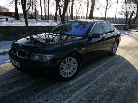 BMW 745 2001 року