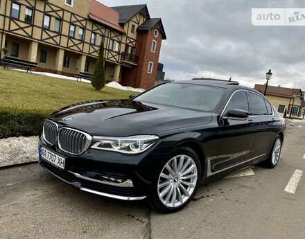 Фото на відгук з оцінкою 5   про авто BMW 750 2015 року випуску від автора “Эдуард” з текстом: Супер комфортный и надежный бизнес седан! Идеальный для города и междугородних поездок на длитель...