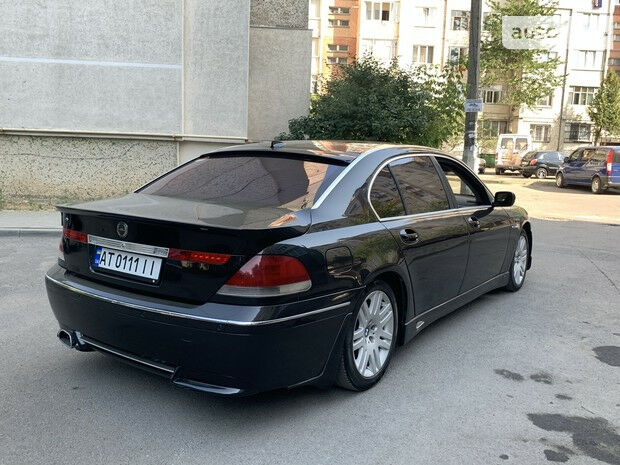 BMW 760 2003 года