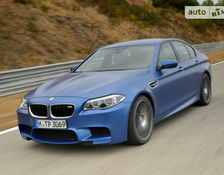 BMW M5 2010 года