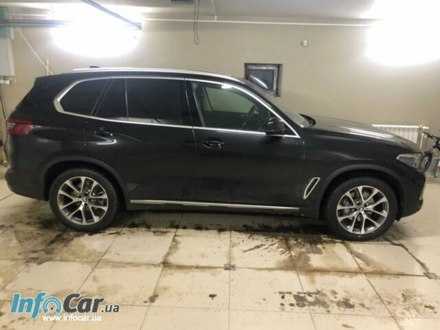 BMW X5 2019 года