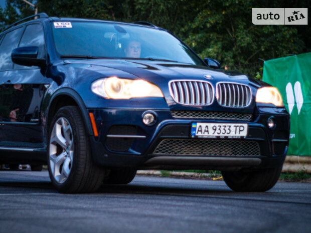 BMW X5 2011 року