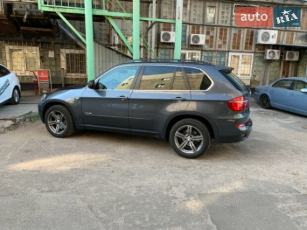 BMW X5 2013 года