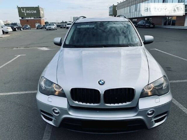 BMW X5 2011 року