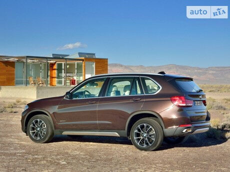 БМВ Х5 2004 року BMW X5 2004 року