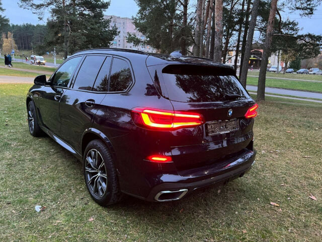 BMW X5 2019 года