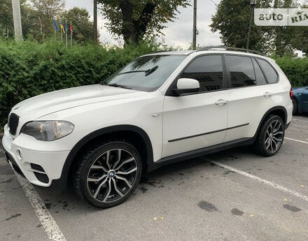 BMW X5 2011 року