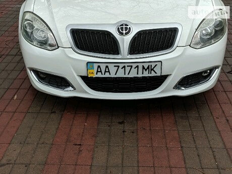 Брилианс БС4 2010 года Brilliance BS4 2010 года
