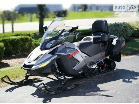 БРП Ски-Ду 2015 года BRP Ski-Doo 2015 года