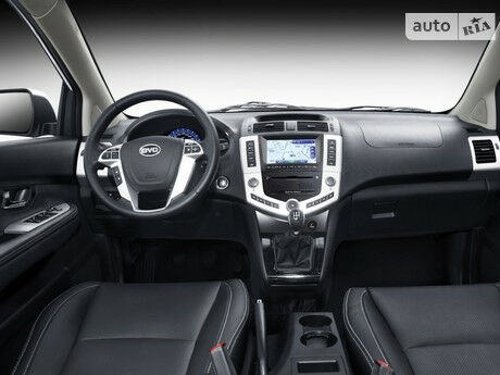 БИД С6 2014 року BYD S6 2014 року