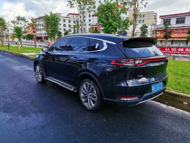 BYD Tang 2023 года