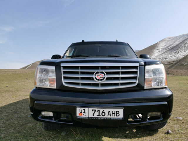 Cadillac Escalade 2004 года