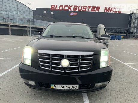 Кадиллак Эскалейд 2008 року Cadillac Escalade 2008 року