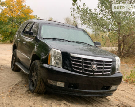 Фото на відгук з оцінкою 4.4   про авто Cadillac Escalade 2007 року випуску від автора “RHINO” з текстом: Прекрасный комфортный автомобиль за вменяемые деньги. Спору нет запчасти немного требуется подожд...