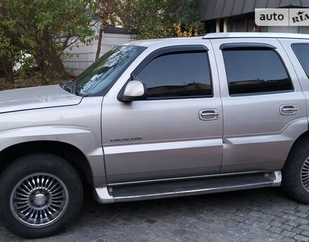 Cadillac Escalade 2003 года