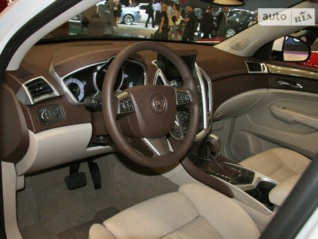 Кадиллак СРХ 2004 року Cadillac SRX 2004 року