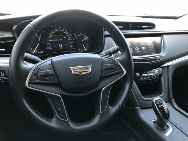 Cadillac XT5 2018 року