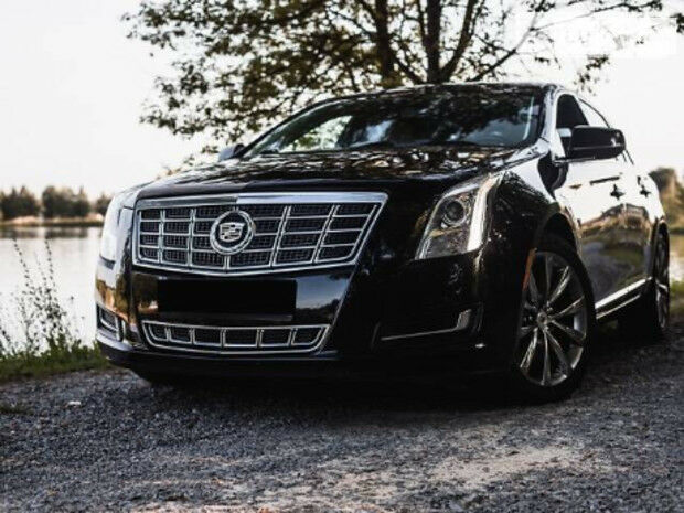 Cadillac XTS 2012 года