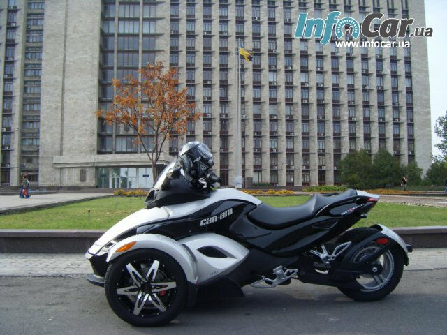 Can-am Spyder 2010 года