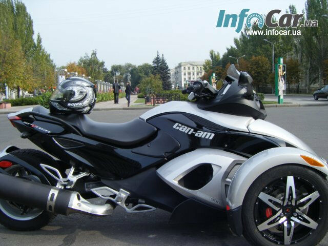 Can-am Spyder 2010 року