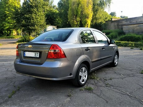 Chevrolet Aveo 2010 года