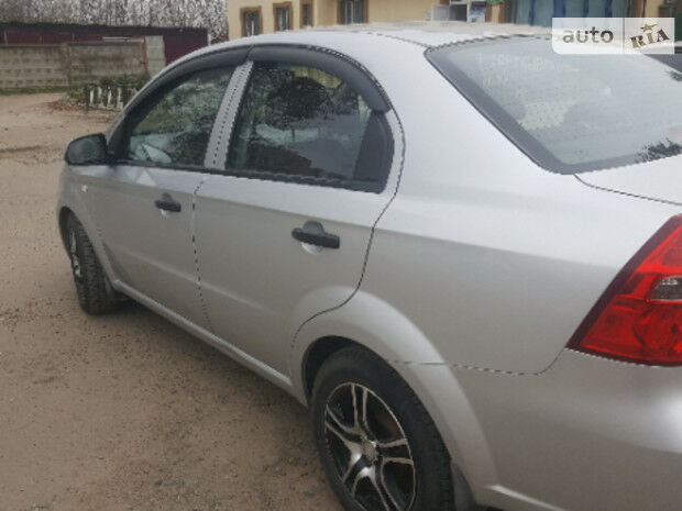 Chevrolet Aveo 2011 года