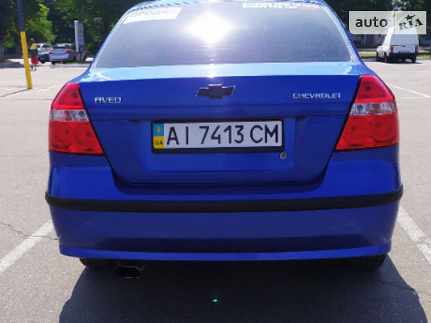 Chevrolet Aveo 2011 року