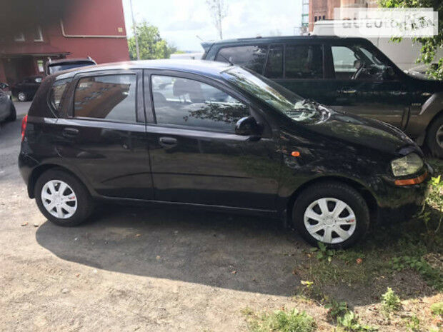 Chevrolet Aveo 2004 года