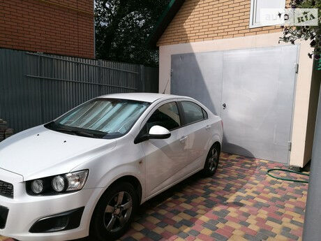 Chevrolet Aveo 2012 року